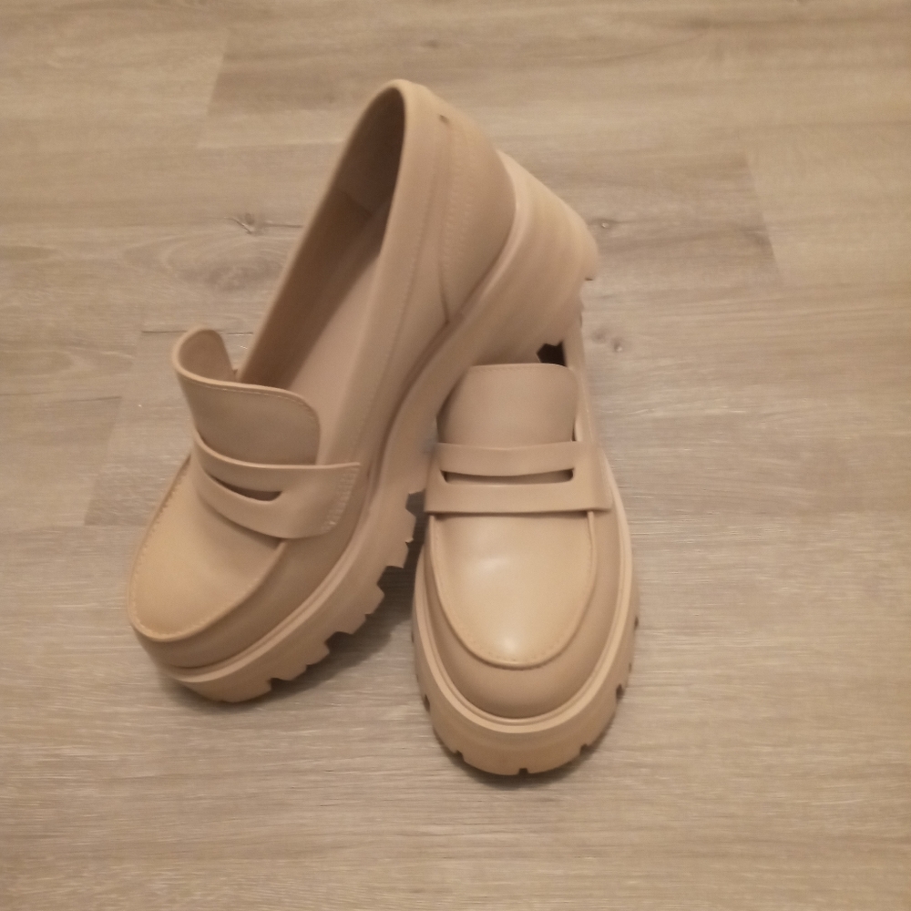 Marc Fisher Latika Lug Sole Leather Loafer - Size 5 | New